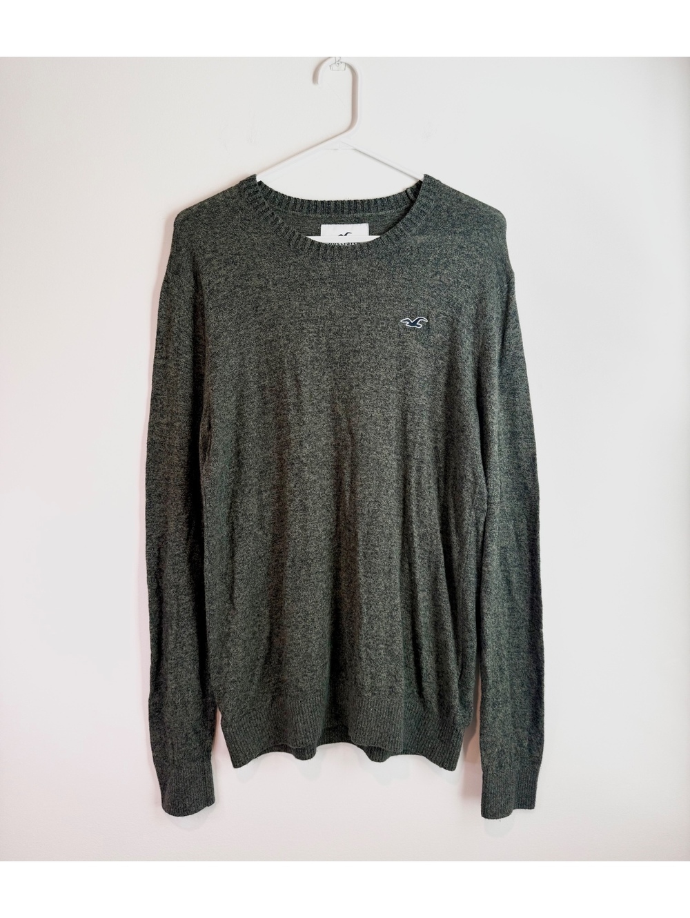 Hollister California Men’s Medium Green Pullover Sweater